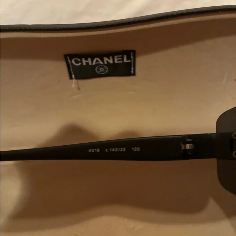 CHANEL Shield Sunglasses in Black